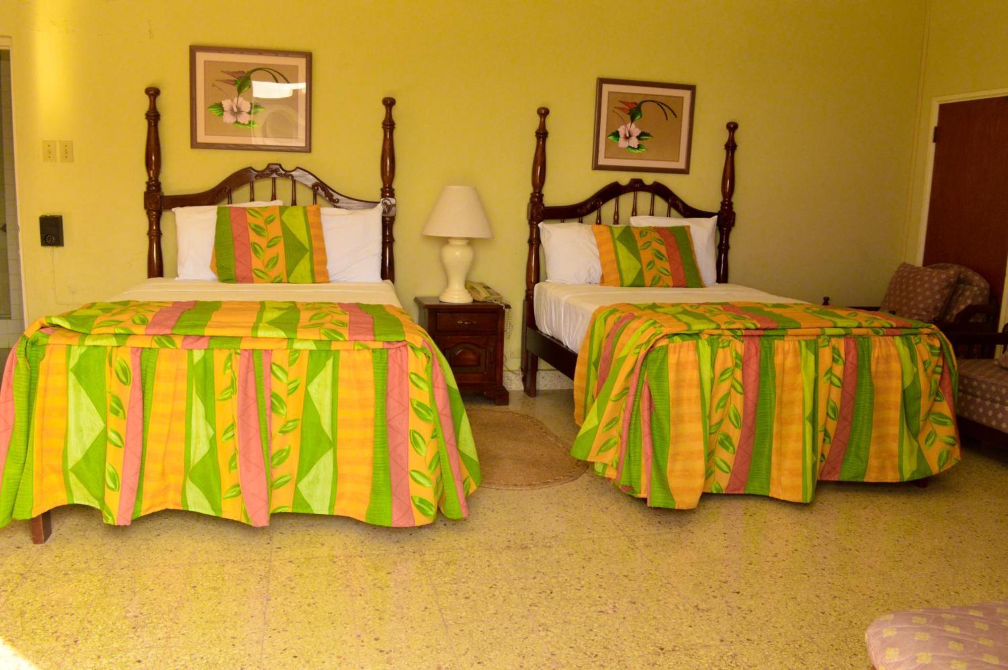 Sahara Dela Mer Inn Montego Bay Eksteriør billede